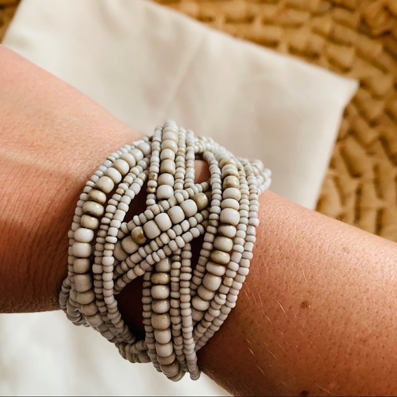 🇺🇸 White bead wrap cuff bracelet - Picture 7 of 7